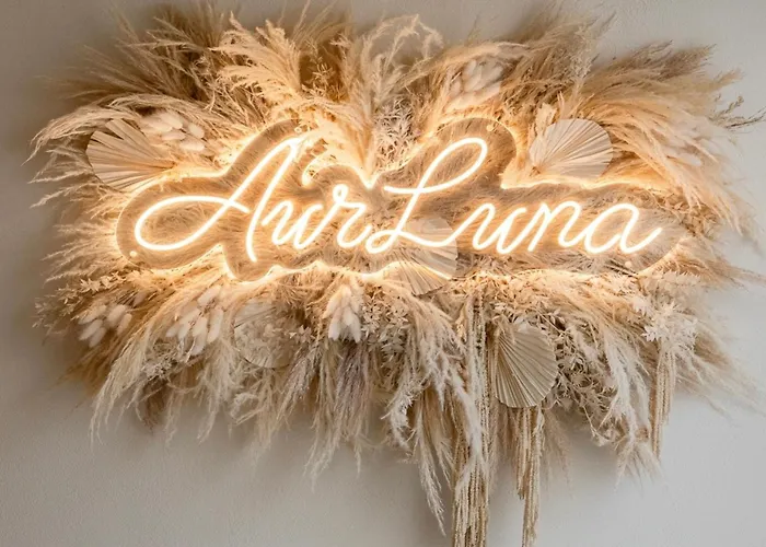 Aurluna Luxury Bed & Breakfast 4*