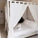 Aurluna Luxury 3* Bari