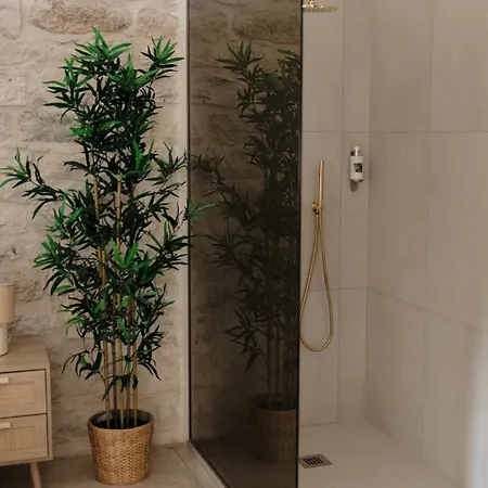 Aurluna Luxury باري